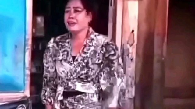 Perempuan Ini Histeris Lapaknya Dibongkar Petugas