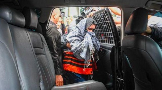 Fadia Arafiq Diciduk KPK saat Ngecas Mobil Listrik