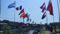Viral Tradisi Unik di Pasuruan, Pasang Ratusan Bendera Sambut Piala Dunia 2026