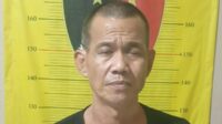 Jakarta, Lini Indonesia - Seorang petugas keamanan berinisial TRS alias Cangkim (50) ditangkap aparat kepolisian setelah diduga mencuri ribuan ompreng atau baki makanan dari dapur program Makan Bergizi Gratis (MBG) di wilayah Ciputat, Tangerang Selatan. Polisi mengungkap hasil penjualan barang curian tersebut diduga digunakan pelaku untuk membeli narkotika.