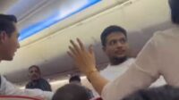 Viral! Penumpang Batik Air Diduga Rusak Pintu Darurat, Begini Penjelasan Maskapai